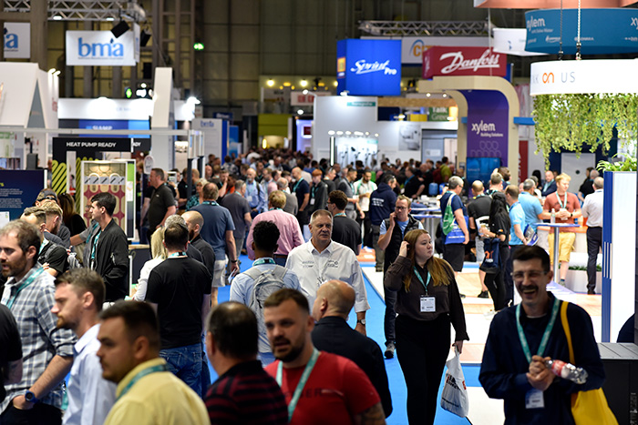 A busy floor full of attendees at the InstallerSHOW